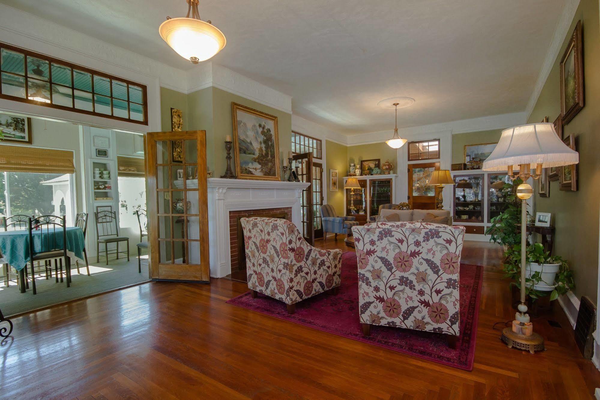 Dickey House Bed And Breakfast Marshfield Exterior foto